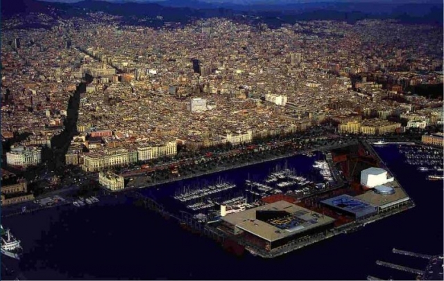 VIsta aerea del Puerto de Barcelona